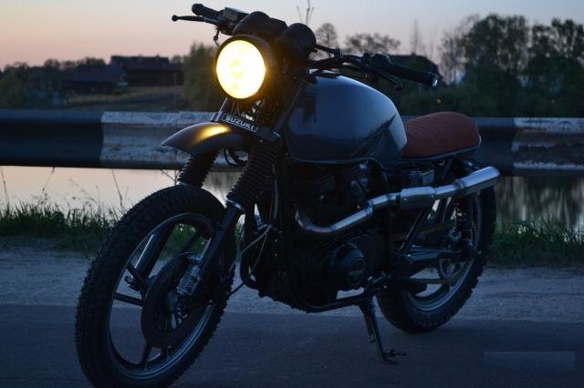 Suzuki GSX 400 E Katana