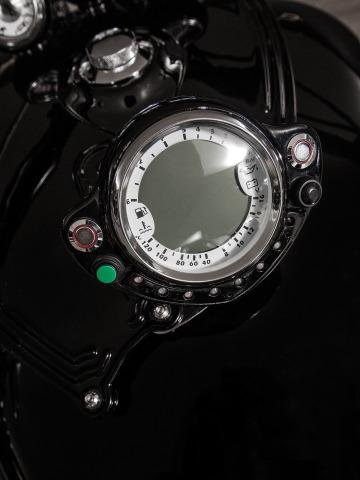 Suzuki Boulevard C109R