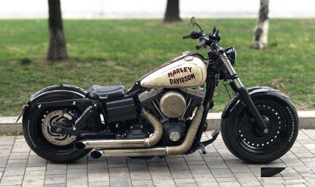 Harley-Davidson Dyna Street Bob Fat Custom Bobber