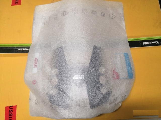 Стекло ветровое Kawasaki Versys 1000 (15-18) givi