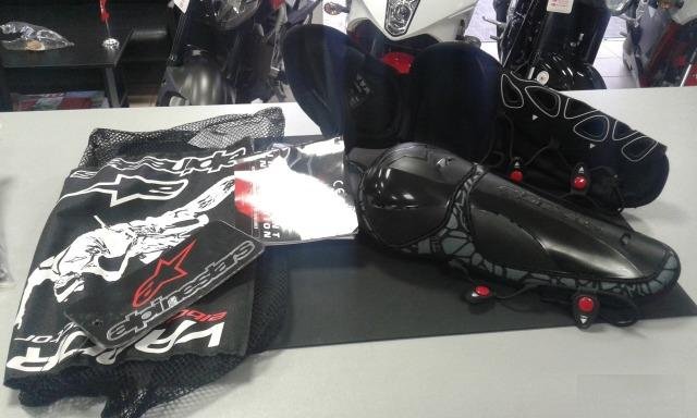 Наколенники Alpinestars мотонаколенники