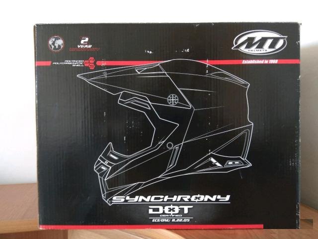 Кроссовый мотошлем MT Synchrony