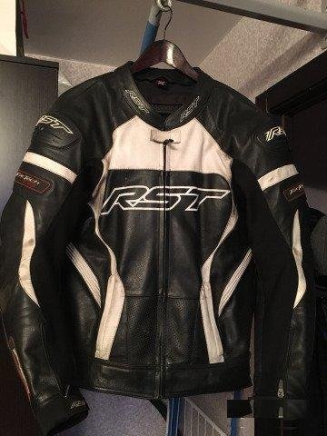 Продам мотокуртку RST tractech EVO