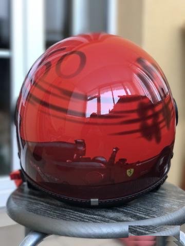 Шлем Ferrari новый