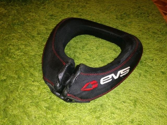 Защита шеи EVS