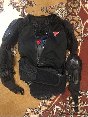 Защитный жилет женский Dainese