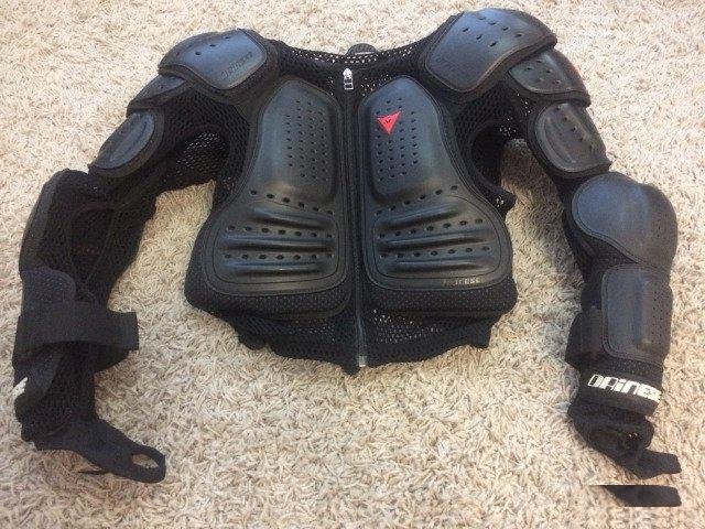 Продаю моточерепаху Dainese SJ Wave 1