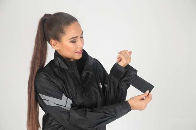 Женский мотодождевик Hyperlook Titan Black woman