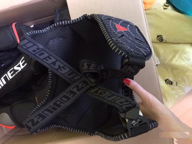 Защита dainese thorax lady