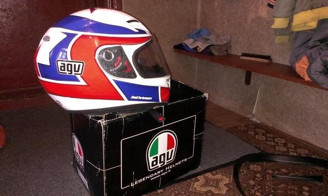 Продам мотоциклетный шлем AGV