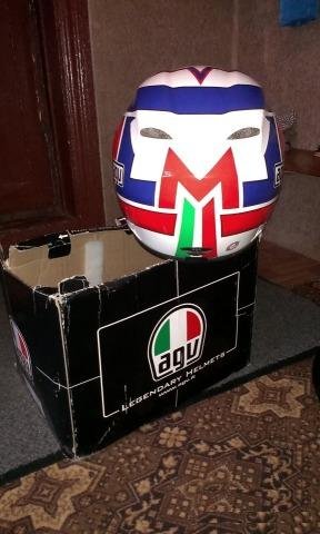 Продам мотоциклетный шлем AGV