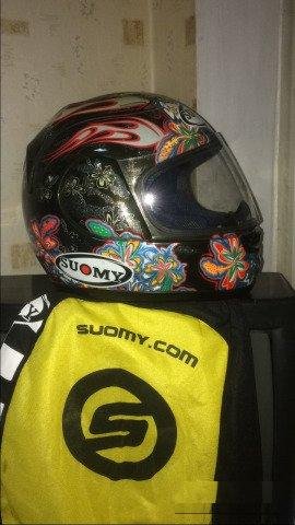 Шлем suomy