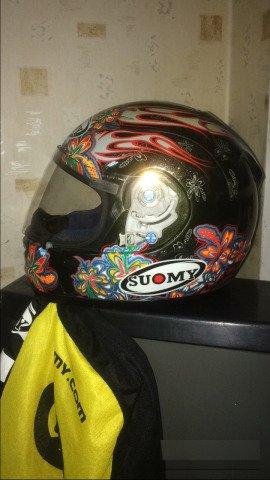 Шлем suomy