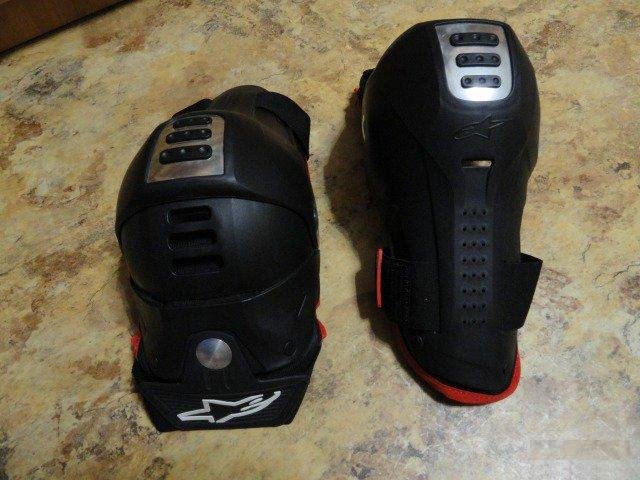 Новые итальянские наколенники alpinestars