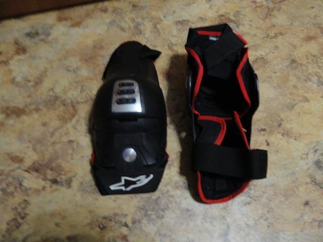 Новые итальянские наколенники alpinestars