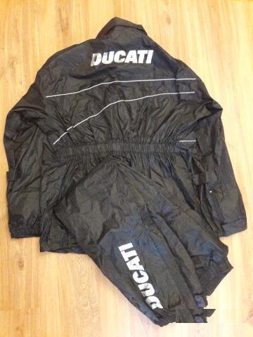 Костюм-дождевик Ducati