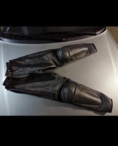 Женский кожаный мото костюм Dainese