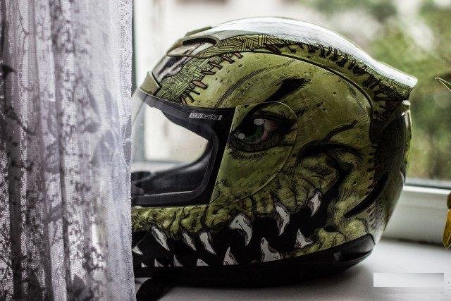 Мотоциклетный шлем Icon airmada Future suture S