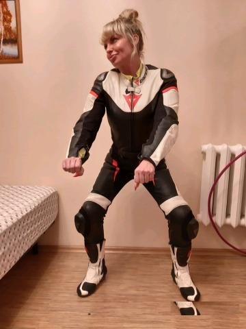 Женский раздельный мотокомбенизон dainese