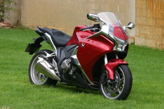 Штатное ветровое стекло Honda VFR1200