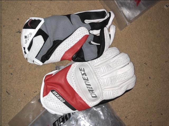 Перчатки Dainese