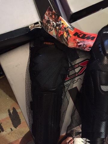 Наколенники (много разных) Dainese, KTM