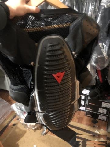 Черепаха dainese размер М (тунис) новая