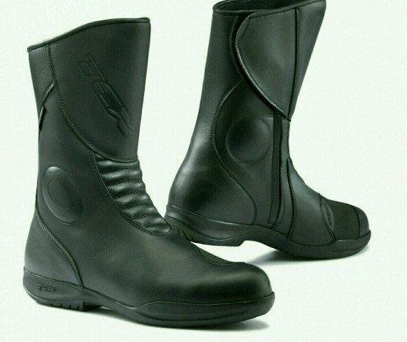 Мотоботы р.39-40 почти новые