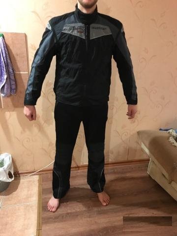 Мотокостюм