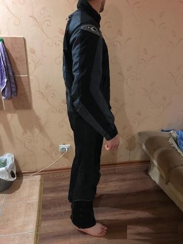 Мотокостюм