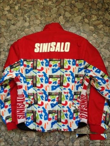 Продам куртку Sinisalo
