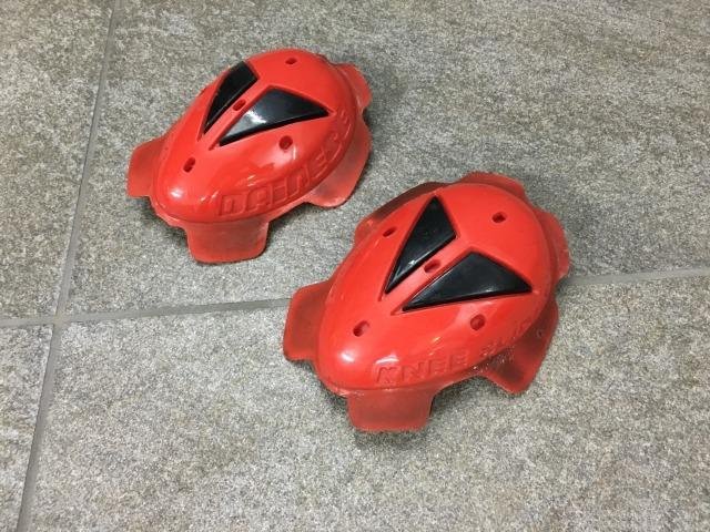 Слайдеры Dainese для мото комбинезона