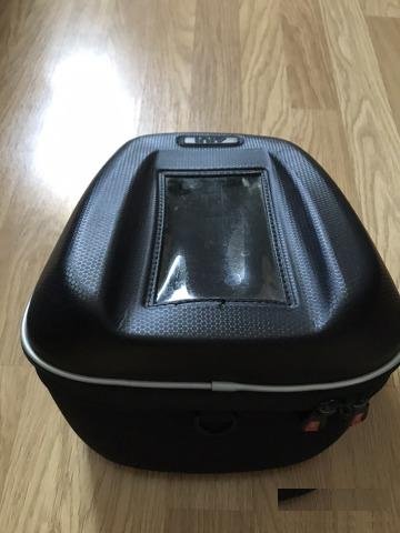 Мотосумка на бак givi