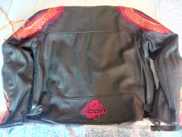 Продам кожаную куртку Icon leather Legion jacket