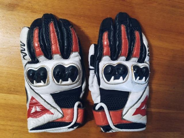 Перчатки Dainese