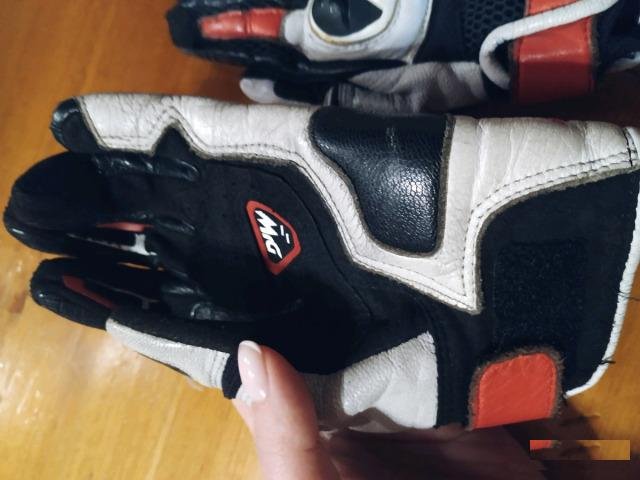 Перчатки Dainese