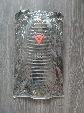 Защита спины Dainese size free. Новая