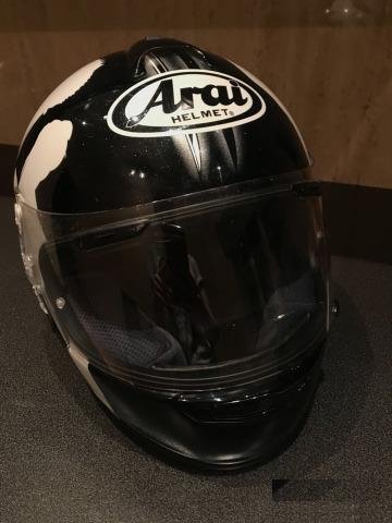 Продам шлем Arai