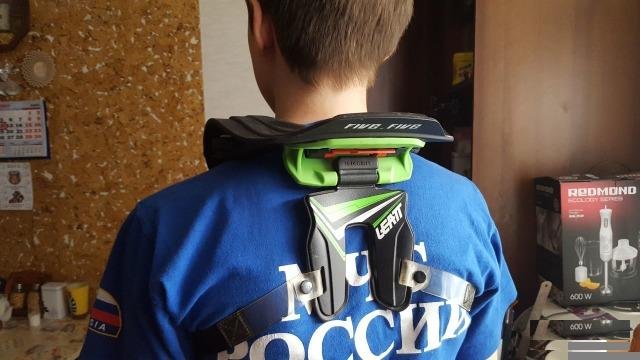 Защита шеи leatt