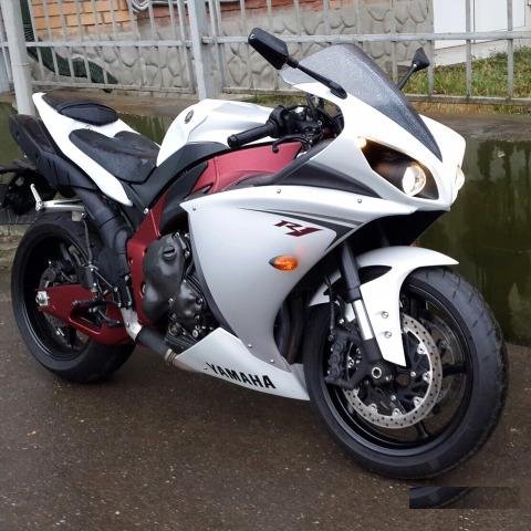 Yamaha yzf r1