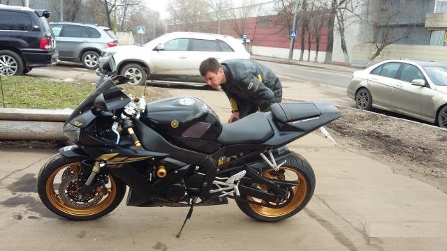 Yamaha YZF-R1