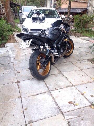 Yamaha YZF-R1