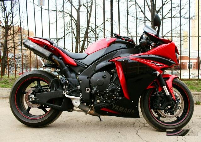 Yamaha R1 2013