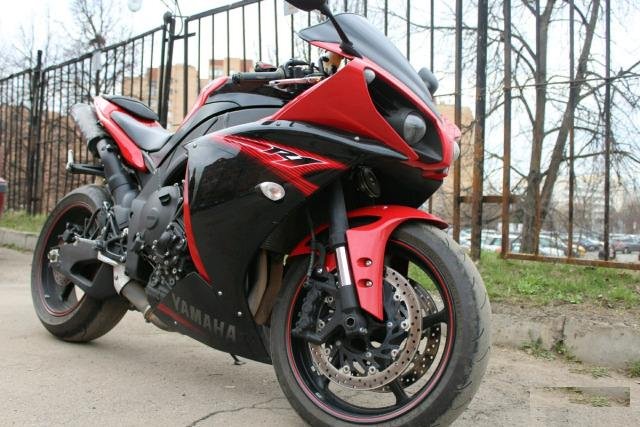 Yamaha R1 2013
