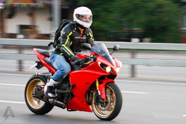 Yamaha YZF-R1