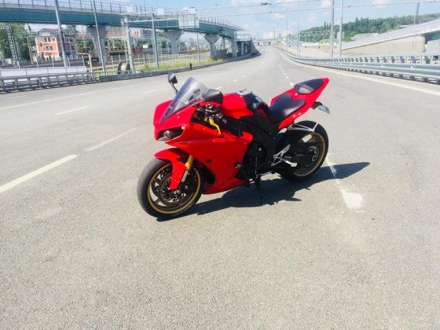 Yamaha YZF-R1