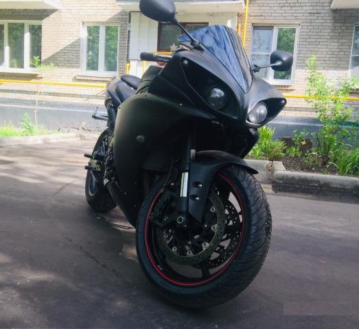 Yamaha YZF-R1