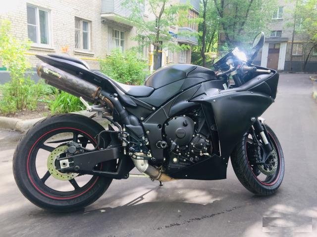 Yamaha YZF-R1