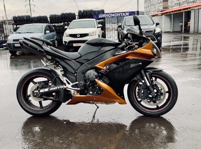 Yamaha YZF-R1