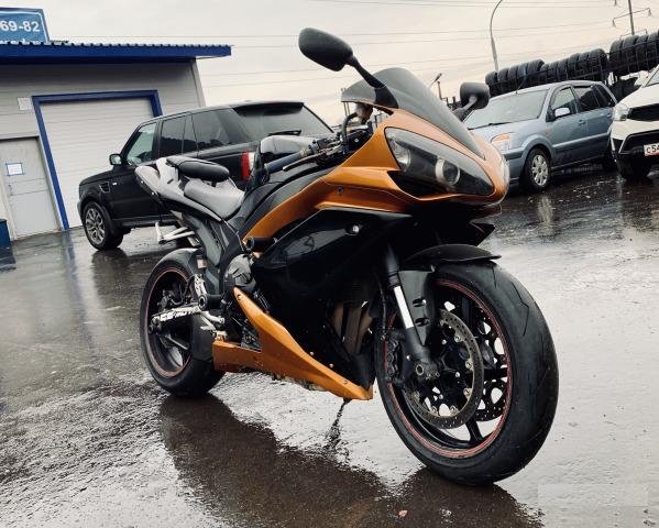 Yamaha YZF-R1